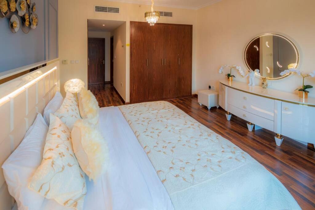 First Class 2Br With Full Burj Khalifa And Fountain View 두바이 외부 사진